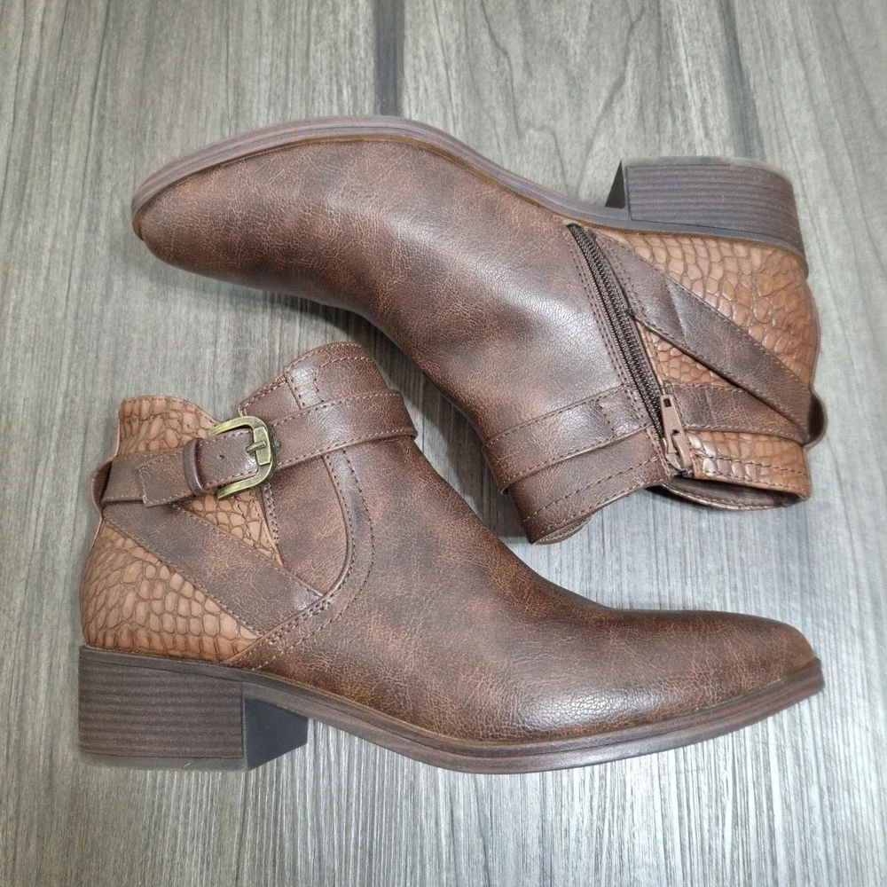 Baretraps Maci Women's Brown Ankle Boots Croc Embossed Buckle Booties Size 10M